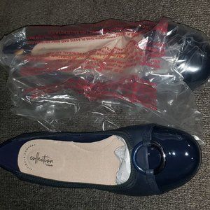 NIB Clarks Gracelin Wind 12W Navy Patent Leather Flats